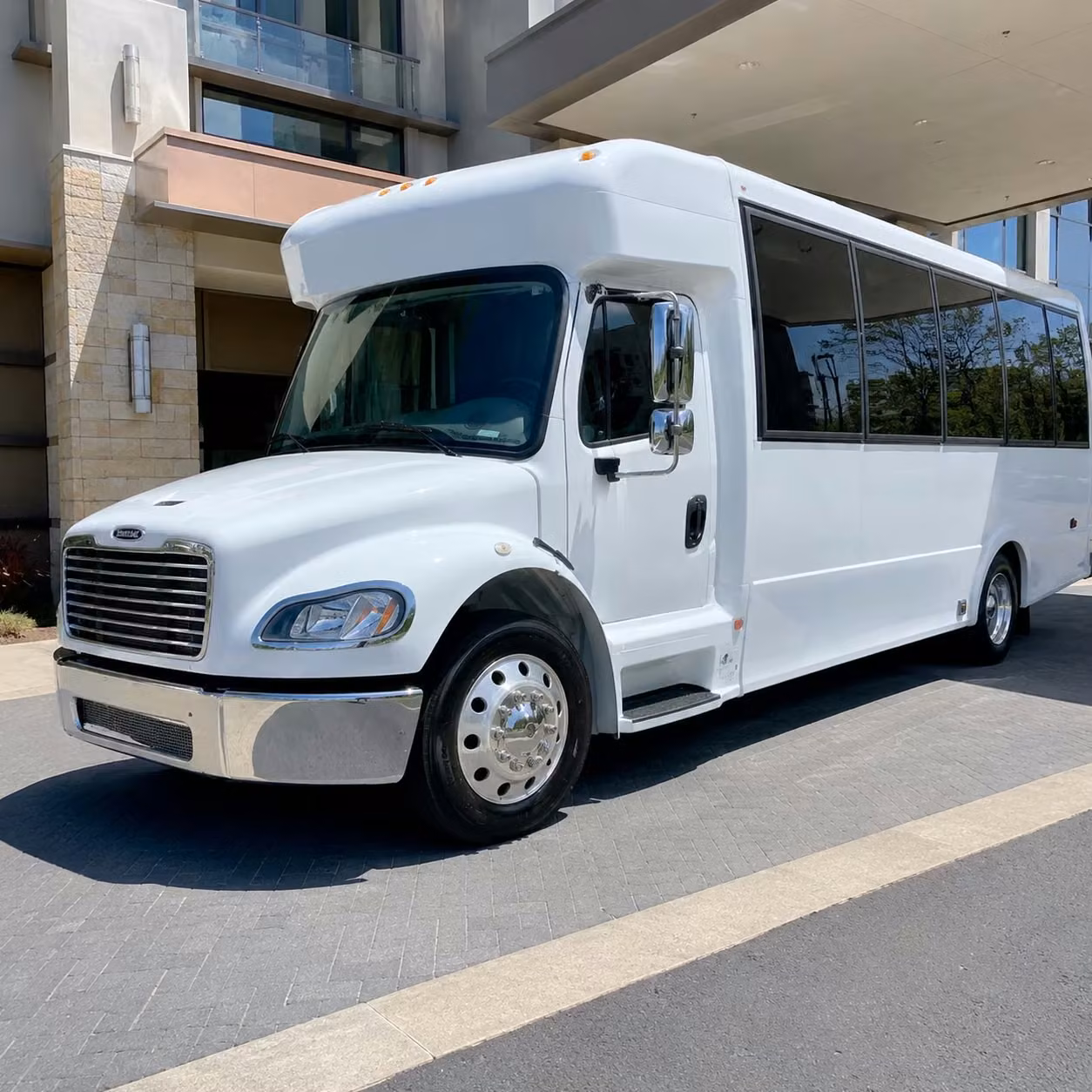 meridian 20 passenger minibus rental